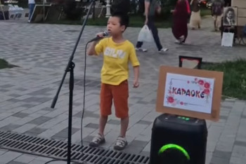 Фотография к новости: Восьмилетний Адиль покорил интернет и мечтает спеть с Димашем