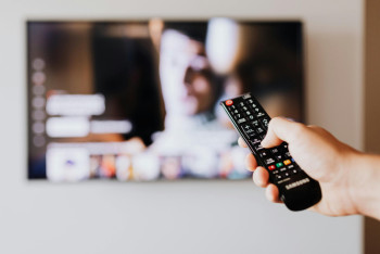 Фотография к новости: Телеканалы и радиостанции хотят штрафовать за недостаток казахоязычного контента