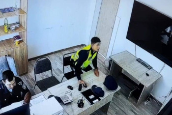 Фотография к новости: Мужчина пытался спрыгнуть с моста на железную дорогу в Туркестане