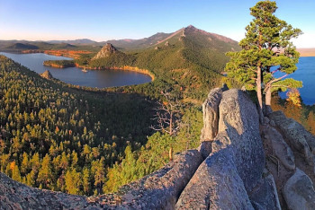 Фотография к новости: Семья с детьми потерялась на горе в Кокшетау