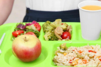 Фотография к новости: Новое школьное меню поможет сократить ожирение и диабет среди детей – Минздрав