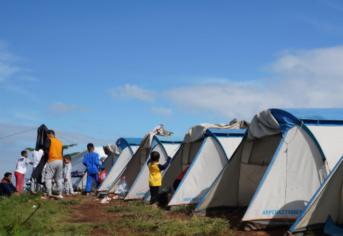 Фотография к новости: Грязь и голодные пайки: Сколько детей должны пострадать, чтобы в лагерях навели порядок?