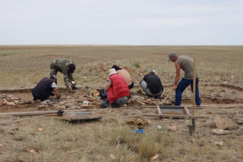 Фотография к новости: Археологи обнаружили нетронутую могилу кыпчакского ребёнка