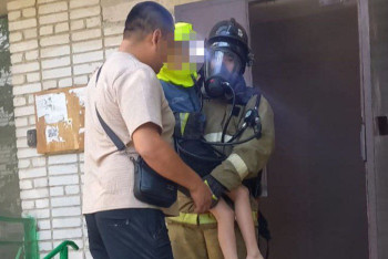 Фотография к новости: Пожарные спасли детей из пожара в Уральске