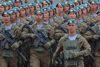 Фотография к новости: 25 лет образования Десантно-штурмовых войск отмечают в Казахстане