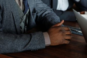 Фотография к новости: Аким в Актюбинской области совершил попытку самоубийства