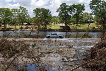 Фотография к новости: Наводнение в Техасе: число погибших растёт