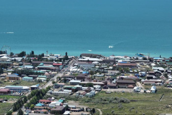 Фотография к новости: На побережье Алаколя начали строить спасательную станцию после критики Токаева