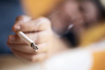 Фотография к новости: В Костанае мужчина едва не погиб при пожаре из-за курения в постели