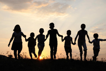 Фотография к новости: Минтруда опровергло слухи: пособия многодетным никто не отменял