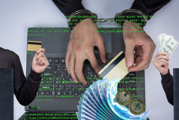 Фотография к новости: МВД объяснило, как будут наказывать за сталкинг, "дропперство" и навязанный брак