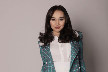 Фотография к новости: Матери Перизат Кайрат стало плохо на суде: заседание срочно прервали