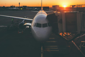 Фотография к новости: Скандал перед вылетом: пьяную пассажирку из Атырау сняли с рейса в Астане