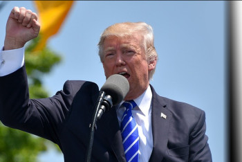 Фотография к новости: Трамп подал в суд на Wall Street Journal на 10 миллиардов долларов