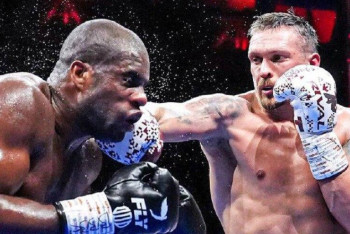 Фотография к новости: Александр Усик нокаутировал Дюбуа и стал абсолютным чемпионом мира