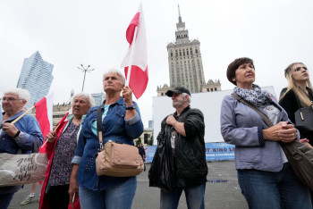 Фотография к новости: В 80 городах Польши прошли антииммигрантские демонстрации