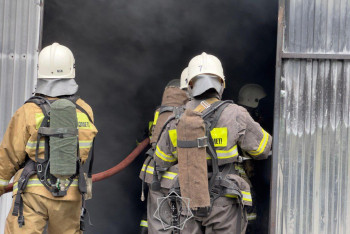 Фотография к новости: Пожар на складе в Алматы потушили