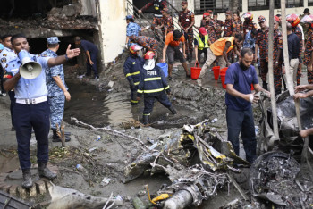 Фотография к новости: Истребитель рухнул на школу в Бангладеше: число жертв возросло до 31
