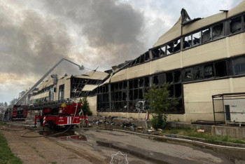 Фотография к новости: Пожар в ТД "BIG Шанхай": как себя чувствуют пострадавшие спасатели