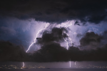 Фотография к новости: Грозы, ветер и град — по Казахстану объявлены штормовые предупреждения