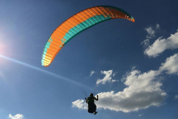 Фотография к новости: Девушку на параплане спасли в Каскеленском ущелье
