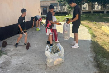 Фотография к новости: Юные спортсмены включились в экологическую акцию столицы