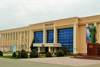 Фотография к новости: Театр против актёров: в Таразе суд не позволил взыскать с артистов шесть миллионов тенге