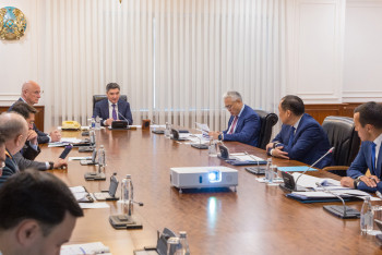 Фотография к новости: Пункты пропуска на грани: Бектенов раскритиковал министров и потребовал наказать виновных