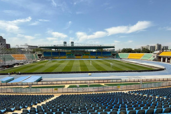 Фотография к новости: Стадион Алматы спешно приводят в порядок перед приездом Дженнифер Лопес