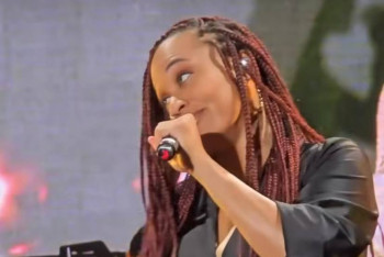 Фотография к новости: Вокалистка Джей Ло восхитилась казахстанским шоколадом