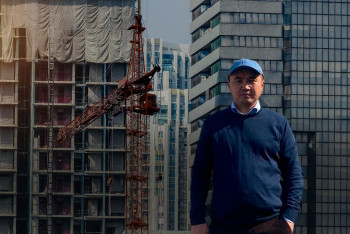 Фотография к новости: От ликвидации последствий землетрясений до новых стандартов: путь строителя Ералы Шокбарова