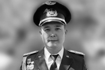 Фотография к новости: В Павлодарской области простились с майором, погибшим в крушении военного вертолёта