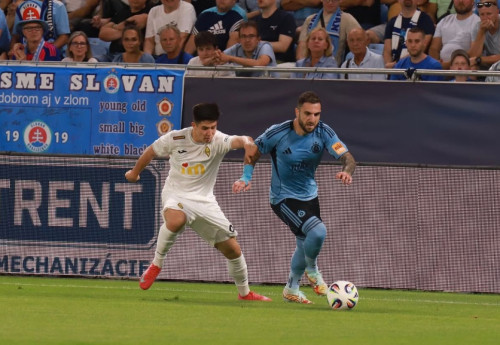 Фотография к новости: "Кайрат" обыграл "Слован" по пенальти и вышел в плей-офф Лиги чемпионов