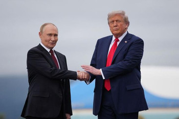 Фотография к новости: Трамп оценил саммит с Путиным на "10 из 10" и заявил о прогрессе по Украине