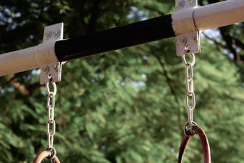 Фотография к новости: Школьник повесился на турнике в СКО