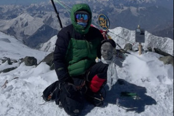 Фотография к новости: Юный альпинист из Казахстана стал самым молодым покорителем пика Ленина