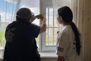 Фотография к новости: В Астане из окон выпали более 40 детей с начала года: в городе проводят рейды безопасности