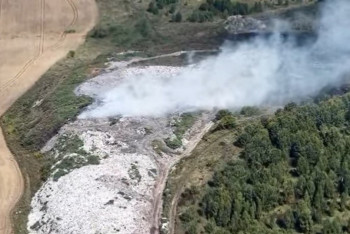 Фотография к новости: В городе Алтай ВКО три дня не могут потушить пожар на свалке