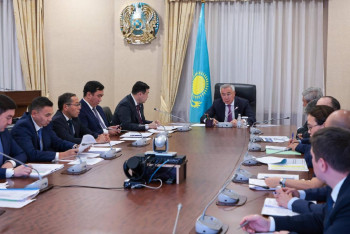 Фотография к новости: Жумангарин потребовал освободить элеваторы для нового урожая