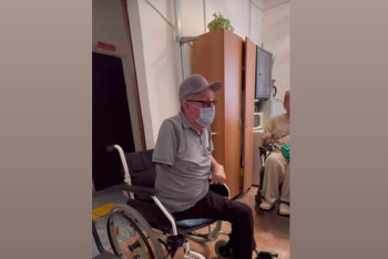 Фотография к новости: В Атырау 62-летний инвалид больше года не может добиться электроколяски