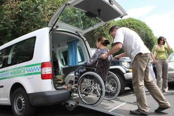 Фотография к новости: Инватакси по закону: суд встал на сторону бизнеса и людей с инвалидностью