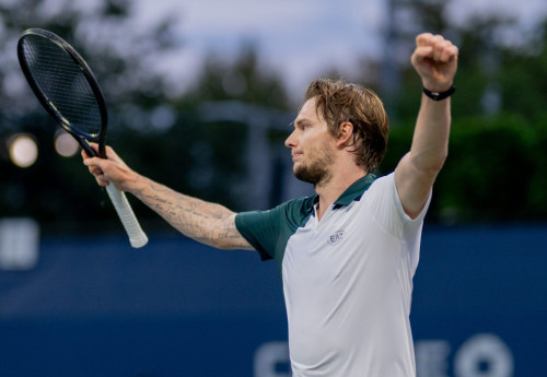 Фотография к новости: Александр Бублик сотворил сенсацию на US Open и пробился в четвёртый круг