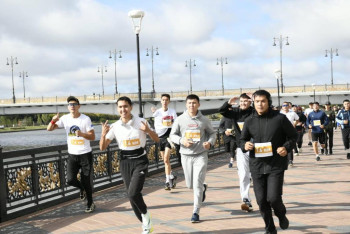 Фотография к новости: 1500 астанчан приняли участие в забеге ко Дню Конституции