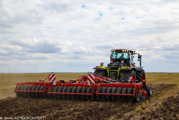 Фотография к новости: Будущее сельского хозяйства невозможно без аграрной науки и цифровых технологий – депутат