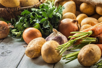 Фотография к новости: Цены на картофель и лук упали за месяц