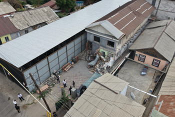 Фотография к новости: В Алматы начали снос незаконного банного комплекса