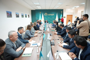 Фотография к новости: Депутаты и активисты партии "Ауыл" поддержали парламентскую реформу