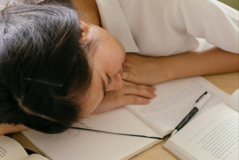 Фотография к новости: Выпускницу КазНУ обязали вернуть 2,5 млн тенге за обучение по гранту