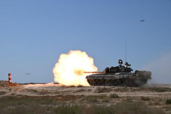 Фотография к новости: Морские пехотинцы проверили боевую готовность Т-72 в Мангистау