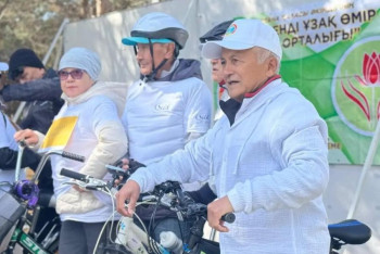 Фотография к новости: В Астане прошёл экологический велопробег для пенсионеров